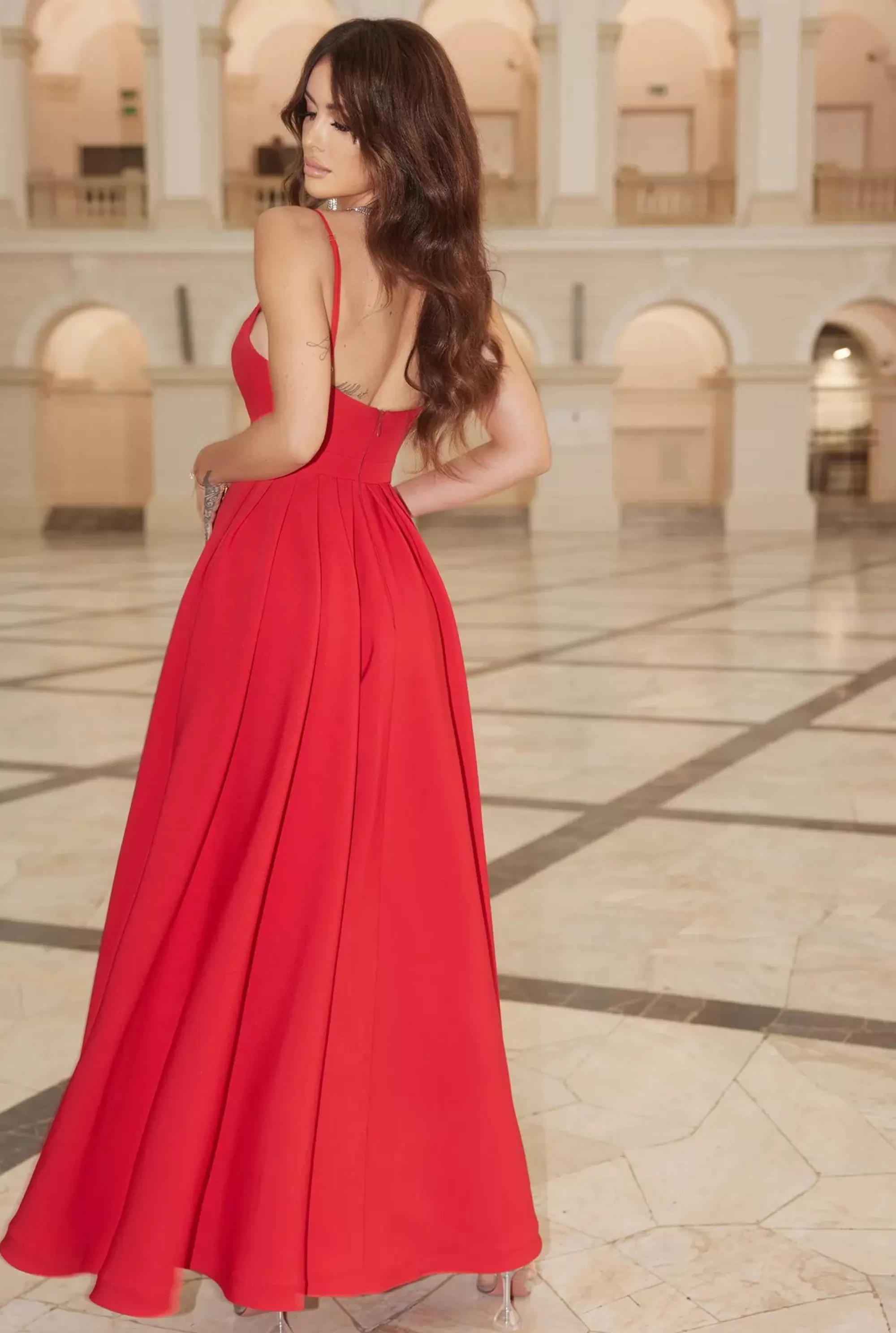 Outlet Bride - Sweeping Red Dress Women Wedding