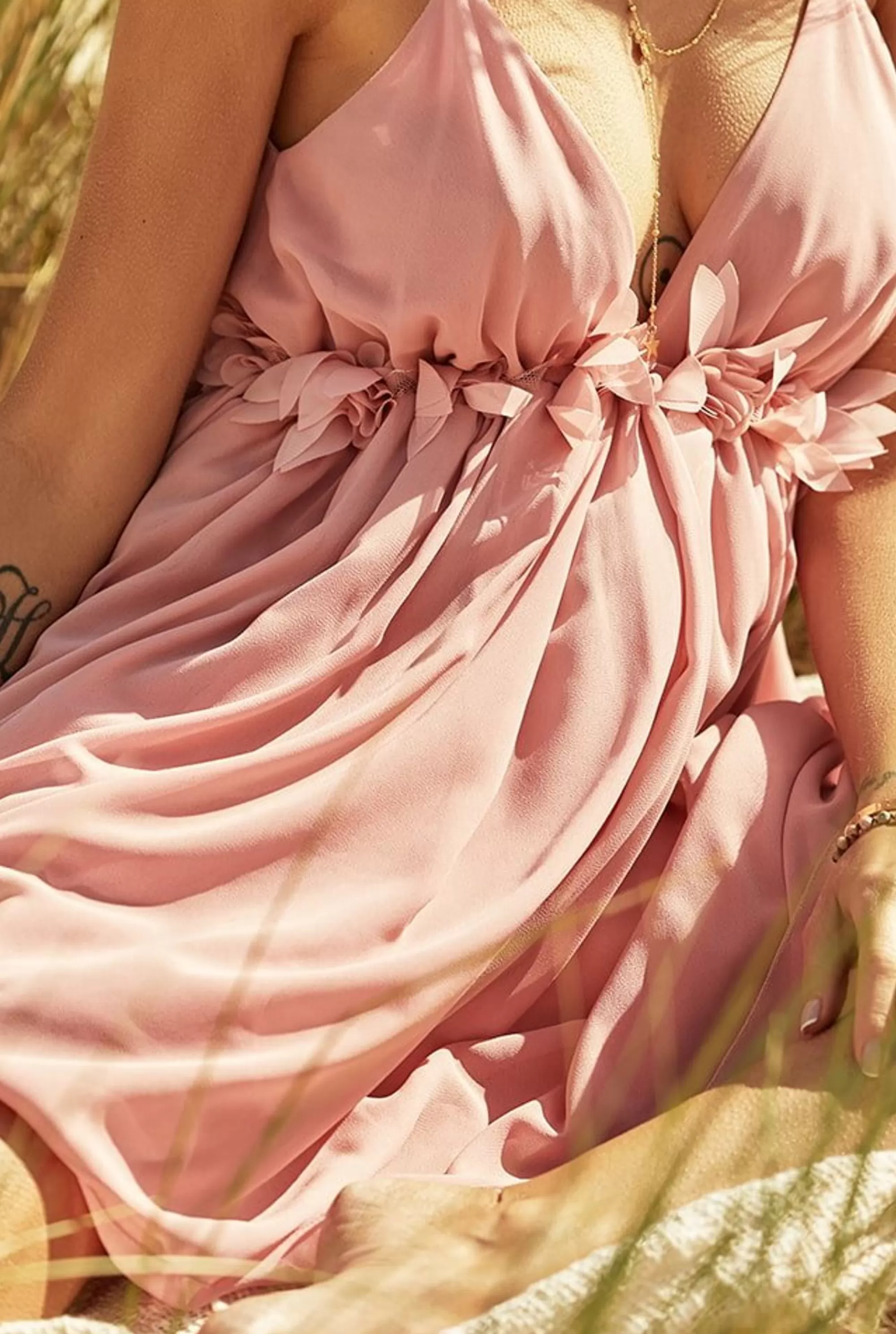 Hot Mulan - A Mini Dress With A Delicate, Airy Fabric In A Shade Of Pink Women Every Day