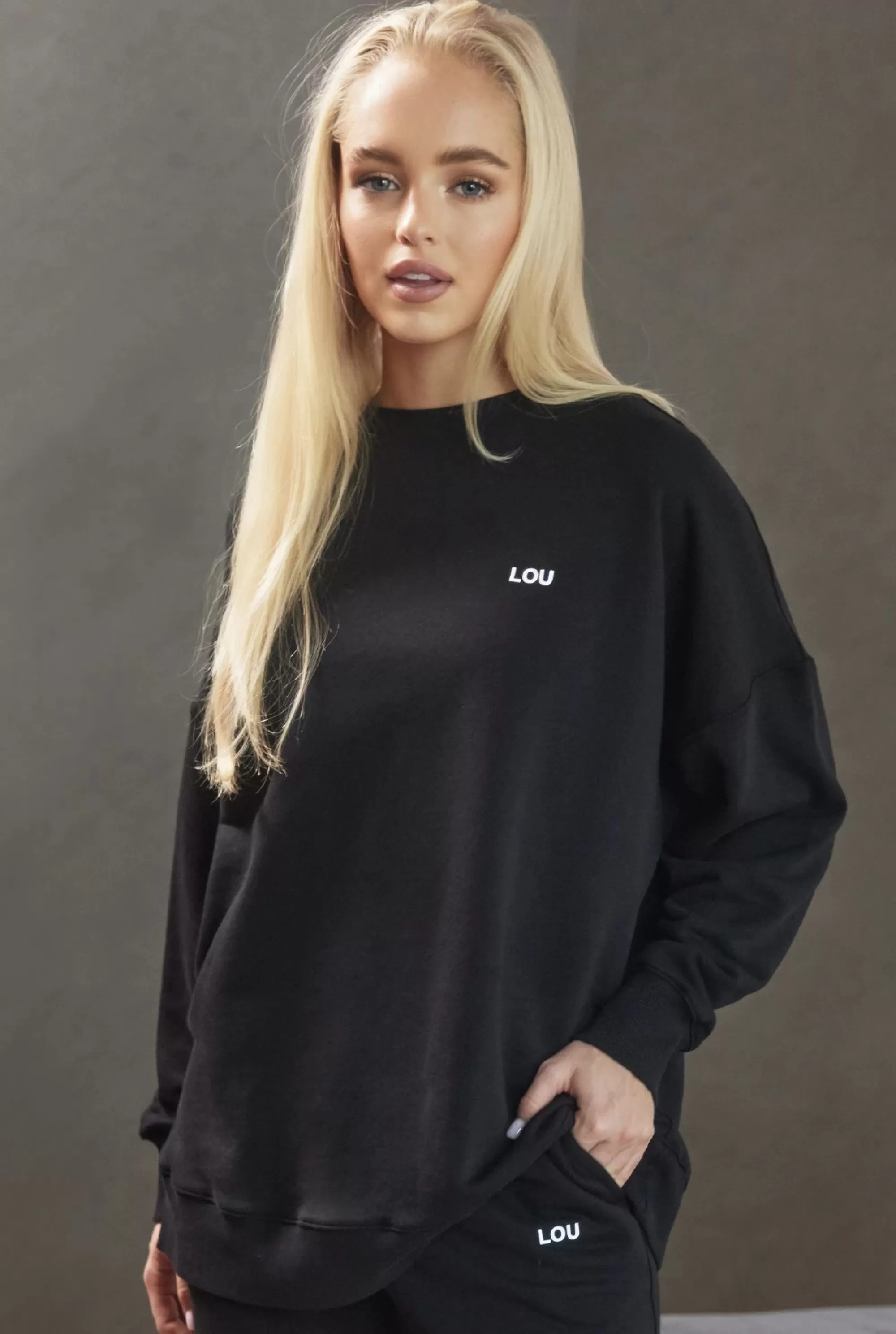 Fashion Saura Black - Lightweight, Comfortable Black Sweater With Logo Women Tracksuits