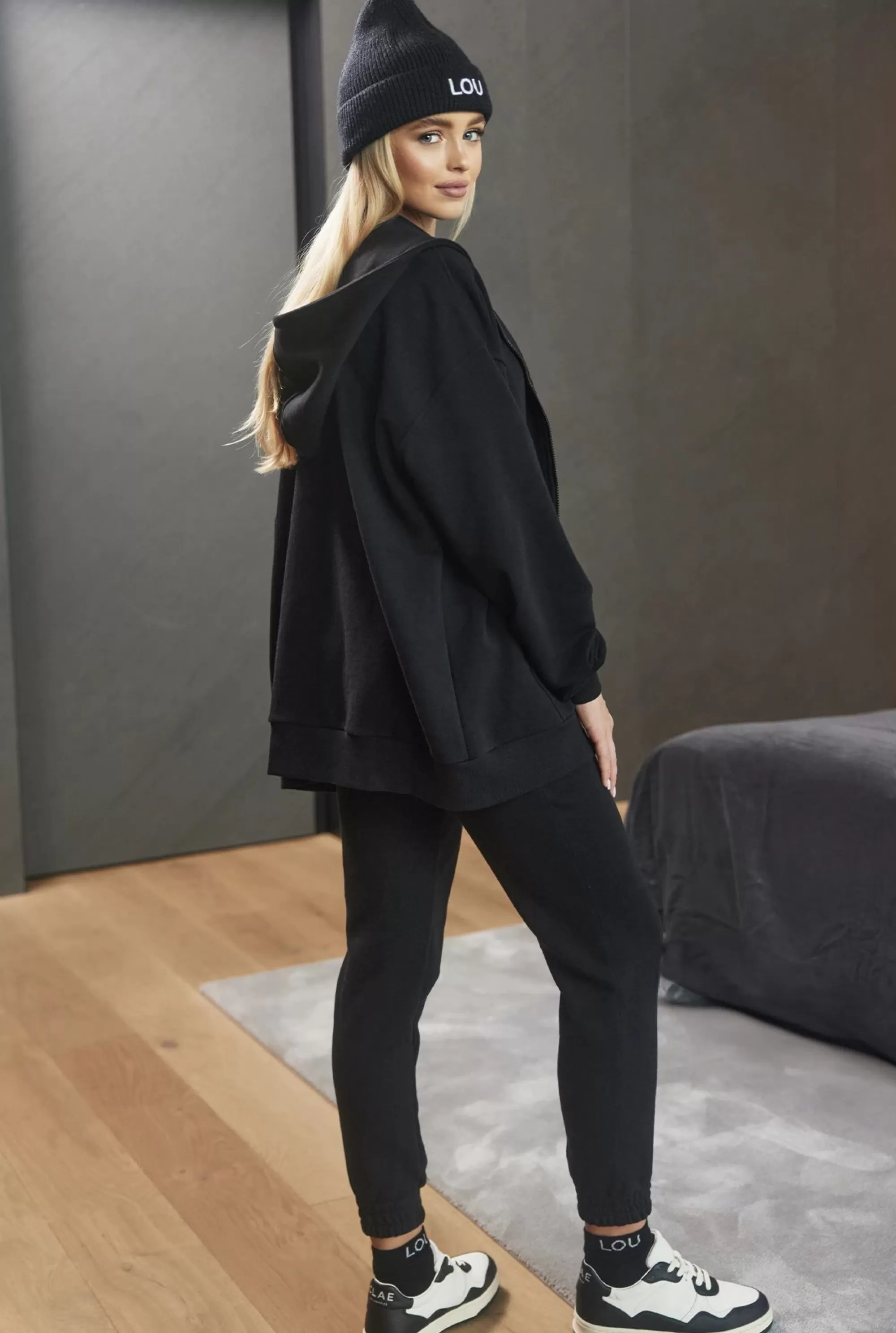 New Saura Black Unzipped - Comfortable Sweatshirt In Black With Zipper Women Tracksuits
