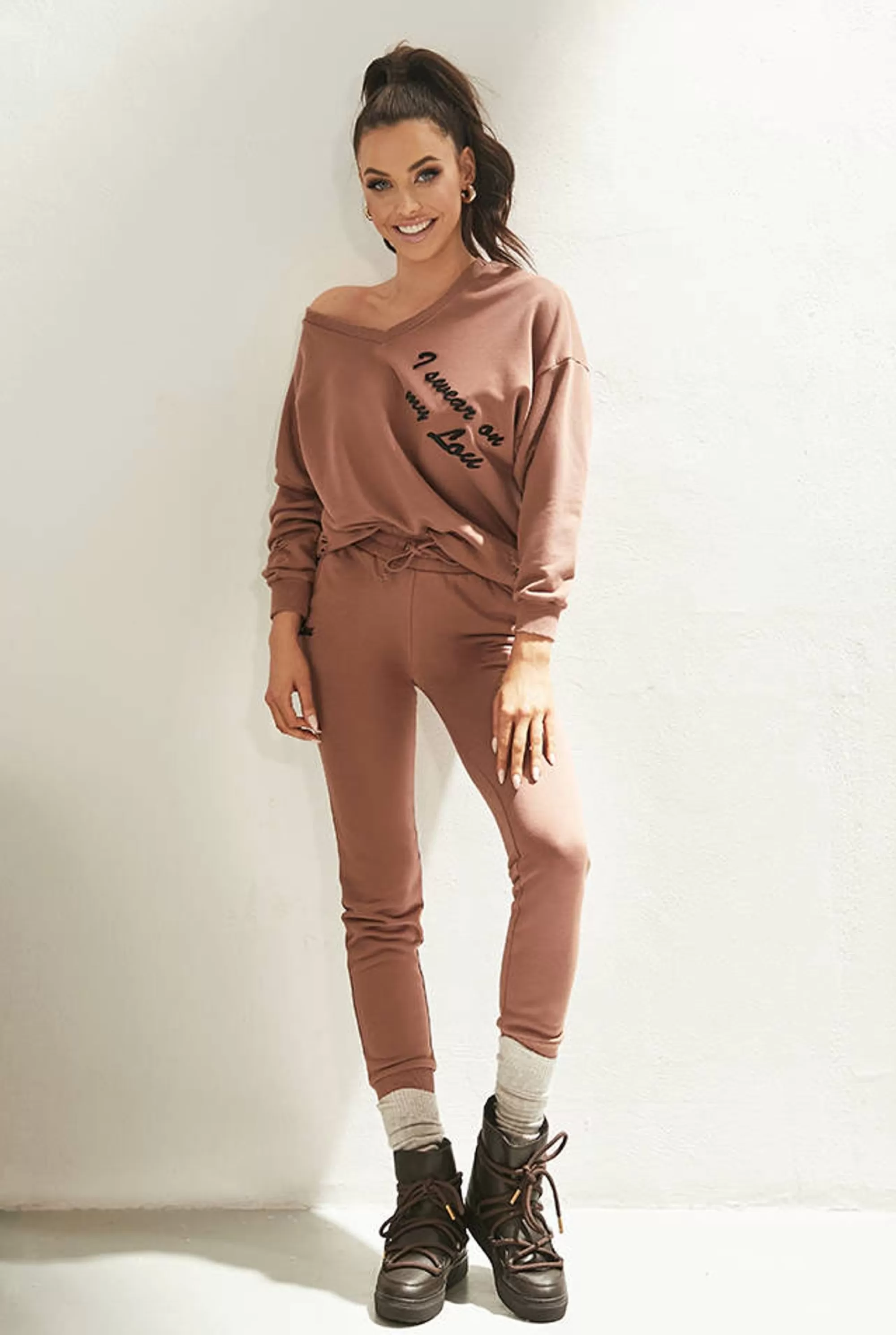 Online Valeria - Comfortable Tracksuit In Chocolate Shade Women Tracksuits